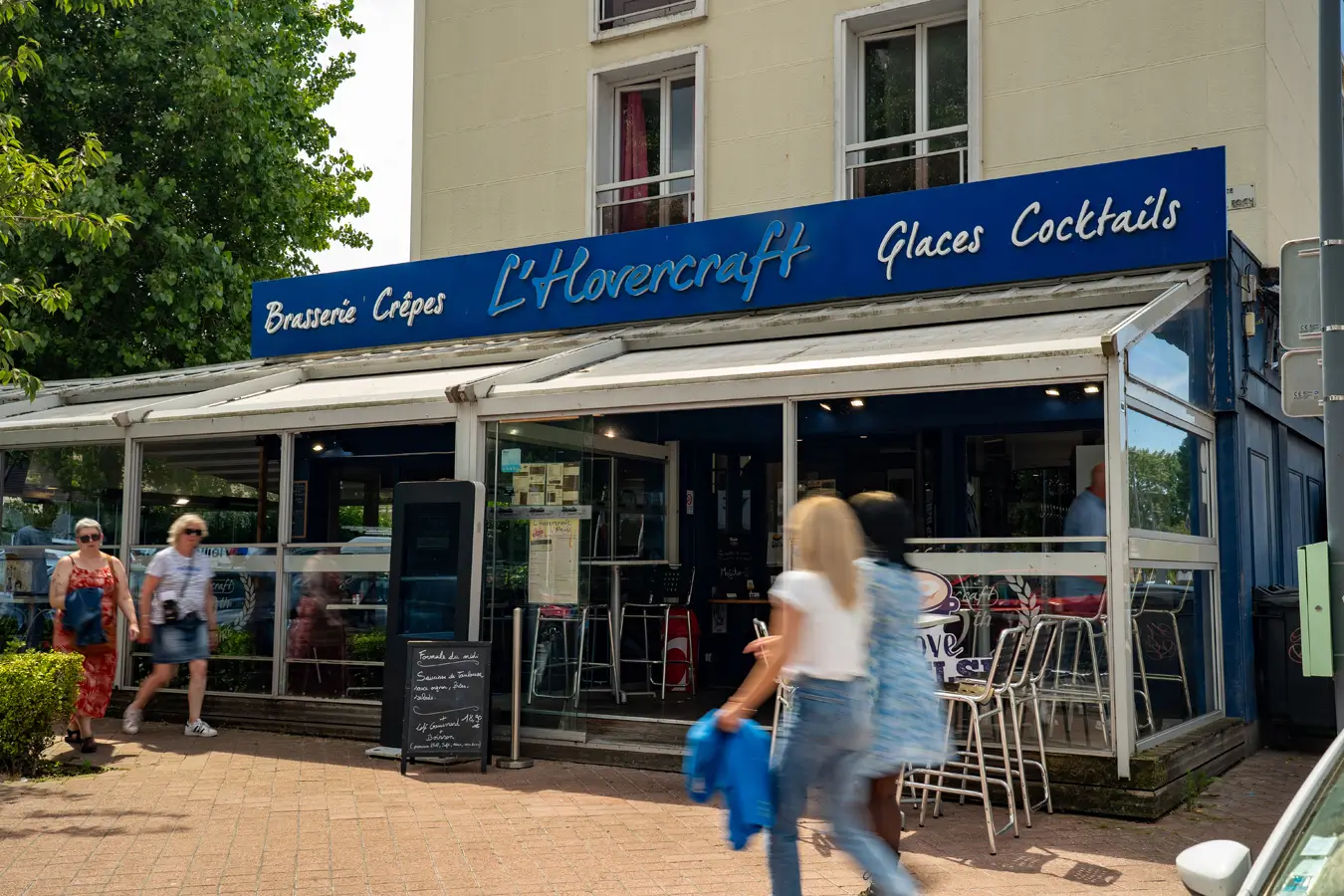L'Hovercraft, bar-brasserie à Calais