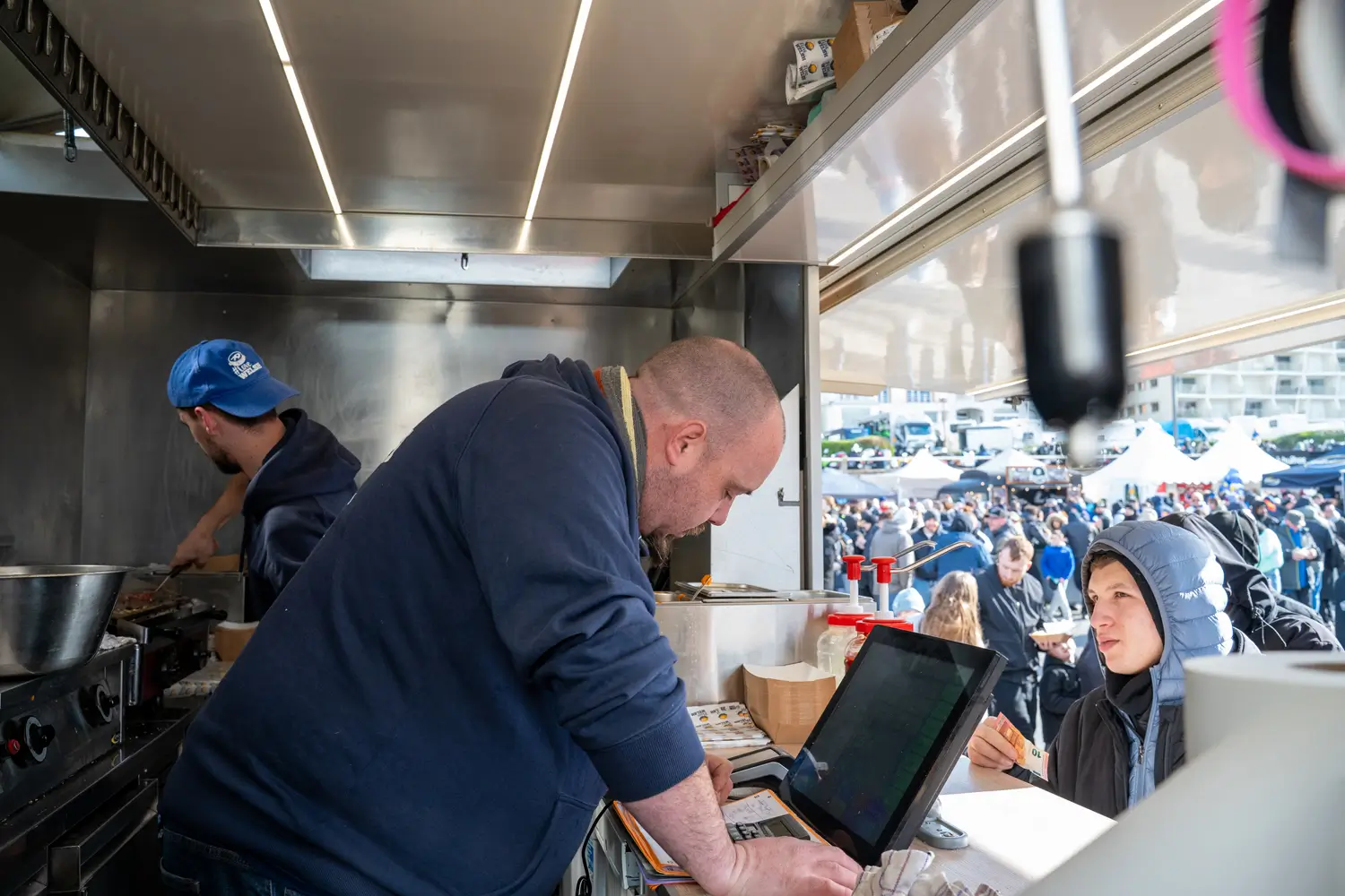 Welsh et burgers servis au food truck